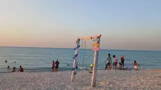 La erosión costera en Sabancuy avanza aceleradamente, afectando viviendas, infraestructura y la carretera federal.