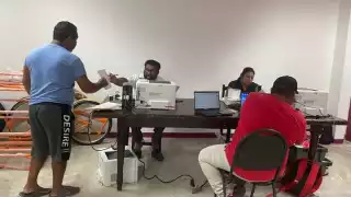 El módulo se instaló en las oficinas de la junta municipal de Sabancuy y atendió a decenas de pobladores.