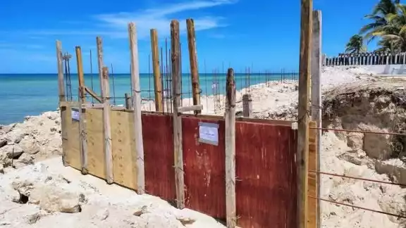 Autoridades responden a denuncias de vecinos por una obra que bloqueaba acceso a la playa Autoridades responden a denuncias de vecinos por una obra que bloqueaba acceso a la playa