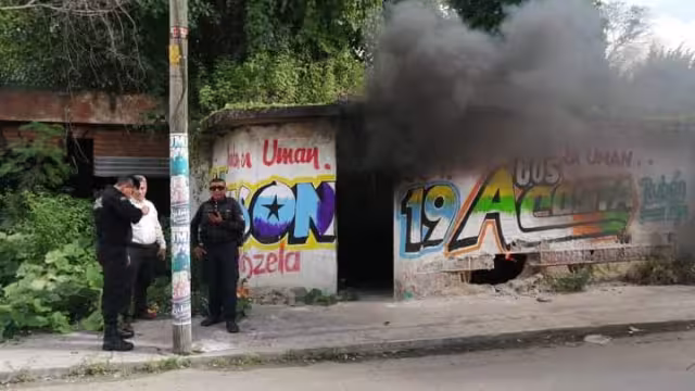 En respuesta al reporte ciudadano, bomberos acuden a la calle 20 entre 27 y 29