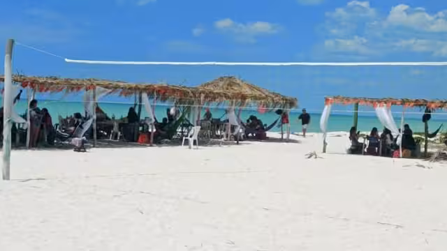 Sabancuy se llena de turistas por el calor: playas y estero, los favoritos