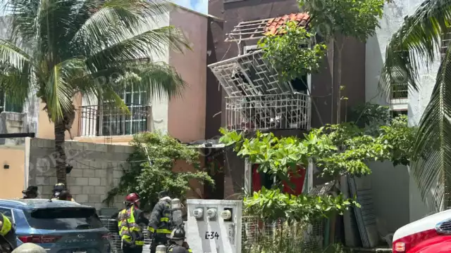 La fuerte explosión alertó a los vecinos, quienes alertaron a emergencias