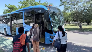 Ruta 74 del Va y Ven resulta insuficiente para Las Américas; habitantes reclaman más autobuses