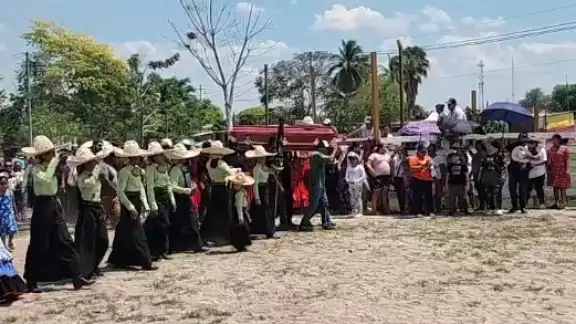 Escaramuza Génesis Romero recibe homenaje póstumo en Chekubul Escaramuza Génesis Romero recibe homenaje póstumo en Chekubul