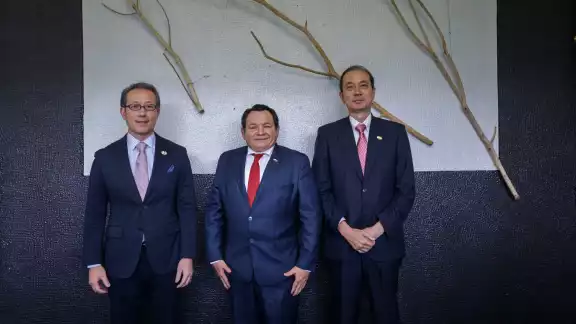 El Gobernador se reúne con el embajador y representantes de la IP del país asiático en México El Gobernador se reúne con el embajador y representantes de la IP del país asiático en México