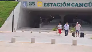 Pasajeros del Tren Maya en Cancún  comparten sus experiencias al viajar por primera vez