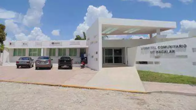 Personal de salud del Hospital Comunitario de Bacalar buscan difundir con los medios la situación provocada por la jefa del área de Recursos Humanos.