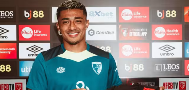 Araujo fue presentado en la Premier