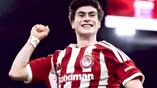 'Hormiga' González debuta con gol en la Europa League en la victoria del Olympiacos 2-1 ante Jagiellonia 