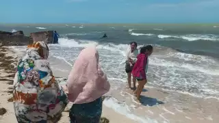 Heladez y sargazo ahuyentan al turismo en progreso; comerciantes reportan caída en sus ventas