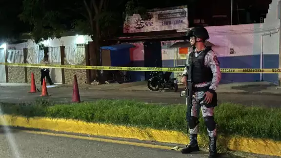 Los agresores sacaron el arma de una moto Los agresores sacaron el arma de una moto