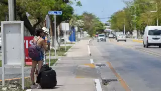 A veces los taxis de plataforma te cobran un cargo “extra”.