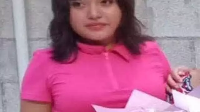 Antes de perder contacto con la menor, los familiares revelaron que vestía una blusa de manga larga blanca, suéter gris y short de mezclilla azu