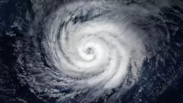 La tendencia a largo plazo indica que su traslación será hacia el noroeste, es decir, mar adentro del océano Atlántico