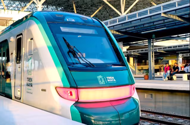 La presidenta Sheinbaum recordó que existe un plan para ampliar el Tren Maya hacia Guatemala