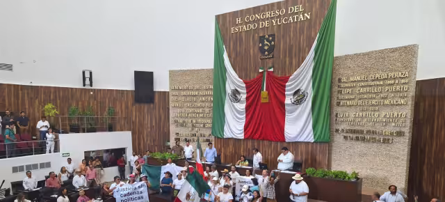 Diputados fueron citados a las 3:00 para reanudar la sesión