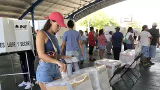 Candidatos ‘derrotados’ de Quintana Roo callan tras las elecciones