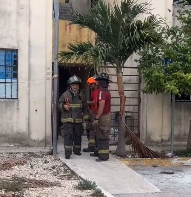 Hombre sale vivo de milagro en medio de un incendio