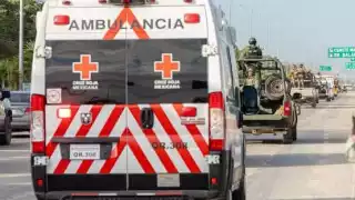 Hombre sufre graves lesiones al caer de un tercer piso en  Tulum