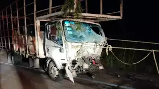 Choque en carretera Champotón–Escárcega deja un conductor herido de gravedad
