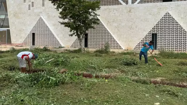 Trabajadores municipales inician la limpieza en el nosocomio que será retomado en octubre