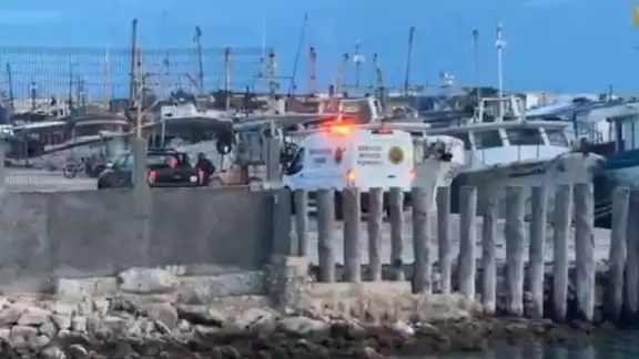 Un joven turista falleció en Pig Pig Beach tras caer de una moto acuática Un joven turista falleció en Pig Pig Beach tras caer de una moto acuática