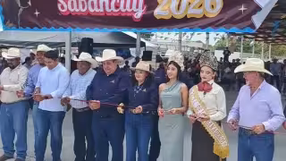 Inicia la Expo Feria Ganadera con jaripeo y baile popular en Sabancuy