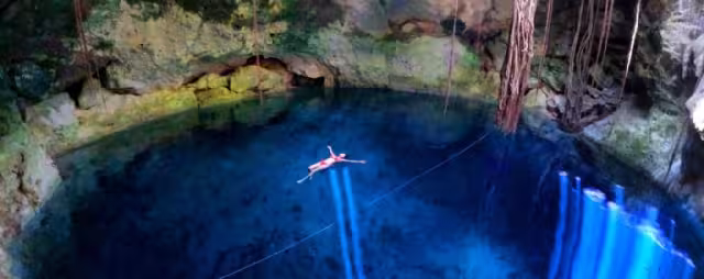 Los cenotes maravillan a personas durante su visita