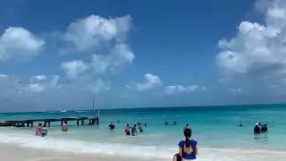 El acceso a Playa Caracol de Cancún se mantiene en vigilancia