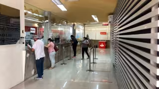 Mujer es imputada por falsificación de documentos y fraude con tarjeta en comercio del Centro de Mérida