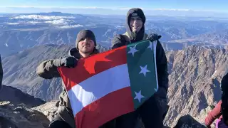 "Llevando la patria, siempre orgullosos": Yucatecos conquistan una de las cumbres más altas de África