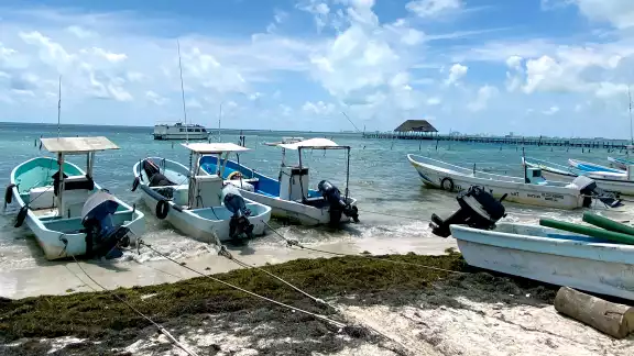 Los hombres de mar pidieron dinero prestado y se adentraron al mar con la esperanza de buena captura de escama, sin lograrlo; ahora están más endeudados.