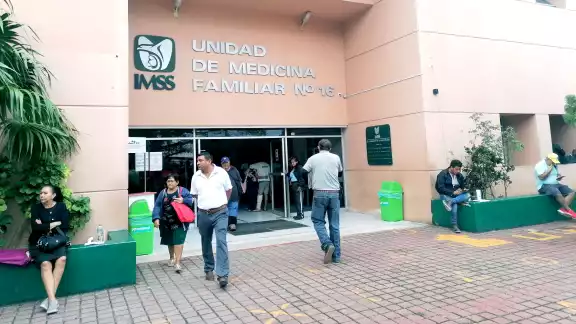 Muchos afirman que no se han recuperado de las pérdidas emocionales que dejó el COVID-19, y otros que no cuentan con ahorros para enfrentar un nuevo encierro. Muchos afirman que no se han recuperado de las pérdidas emocionales que dejó el COVID-19, y otros que no cuentan con ahorros para enfrentar un nuevo encierro.