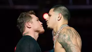 Canelo Álvarez se burla de Edgar Berlanga en ceremonia de presentación: VIDEO