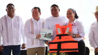 Joaquín Díaz Mena exhortó a pescadores a no vender los equipos que entrega el Gobierno