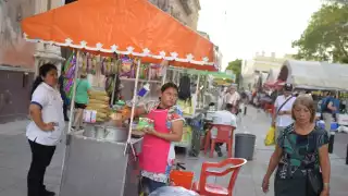 Los síntomas más frecuentes en pacientes son diarrea, vómitos, fiebre y dolor abdominal