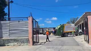 Reclaman al Ayuntamiento de Campeche por basura y falta de depósitos en Montecristo