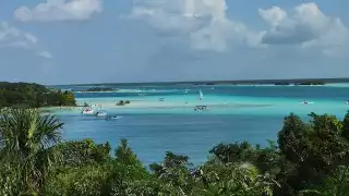 Advierten urgente  mantenimiento a la Laguna de Bacalar por falta de oxigenación del agua