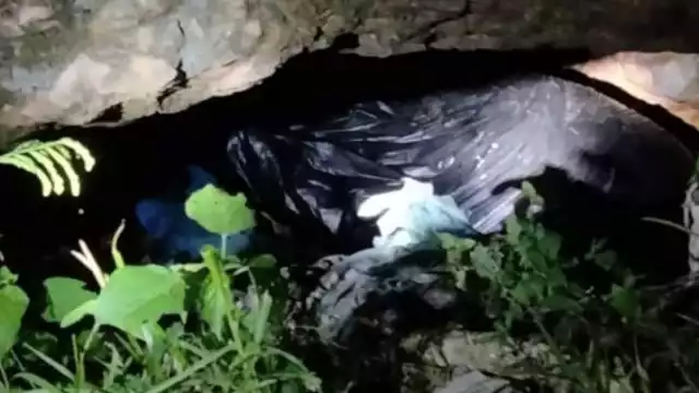 Hallan bolsa con un cadáver de perro dentro en San Antonio Tuk.