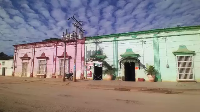 Ante el problema, los ciudadanos recurrieron a los pozos artesianos para suministrarse del líquido, mientras la CFE se mantenía omisa