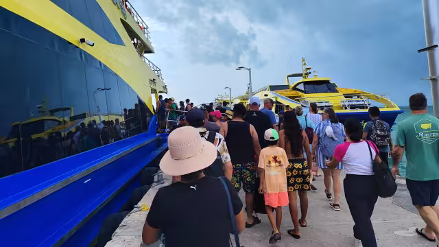 El puerto se encuentra cerrado a la navegación para embarcaciones menores de 40 pies por el oleaje elevado