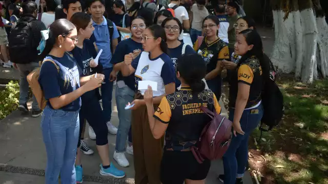 La carrera de Medicina es la licenciatura más demandada, y en el presente ciclo escolar recibió a 3 mil 900 postulantes