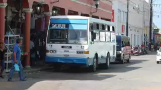 Vecinos de Progreso piden mejorar el transporte; camiones “chatarra” ponen en riesgo a los pasajeros y contaminan más