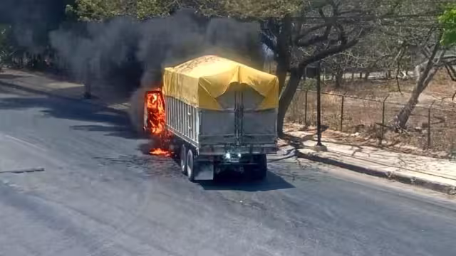 La SSP Yucatán atendió el reporte por el incendio del camión de carga