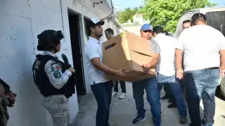 Los paquetes comprenden boletas, actas de escrutinio y cómputo, urnas, mamparas y tinta indeleble