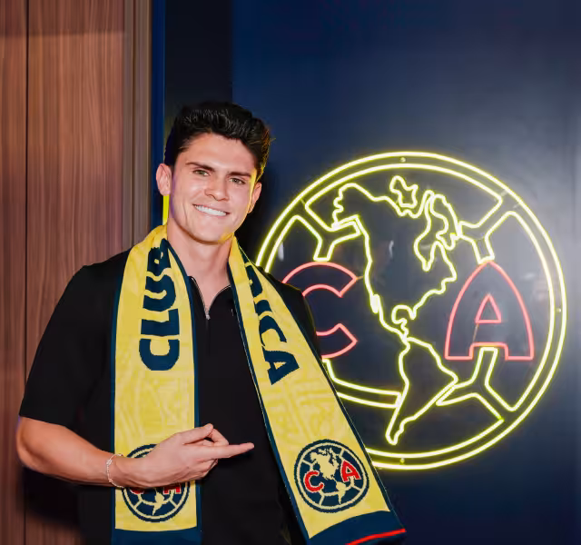 El defensa azulcrema extendió su contrato hasta 2028.