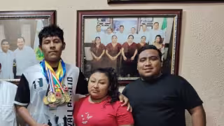 El joven Rafael Pool Heredia representa a Temozón en el campeonato abierto de ajedrez 2026