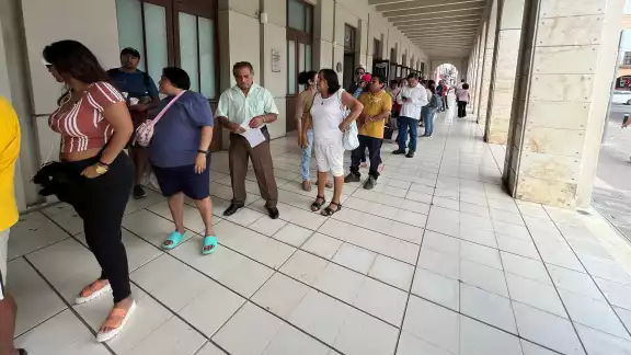 Meridanos acuden este jueves 2 de enero a los bajos del Palacio Municipal para realizar el pago del impuesto predial 2025