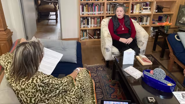 “Escribir —explica— es traducirse, incluso a una misma. No basta con vivir, hay que pasarlo al lenguaje".