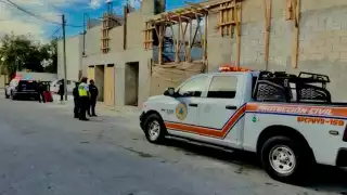 Paramédicos acudieron al lugar atendiendo al hombre, quien por fortuna no sufrió lesiones graves